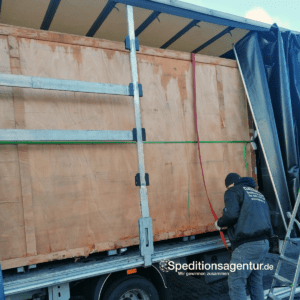 Transport Imbisswagen in Holzverschlag von Hamburg nach Frankfurt