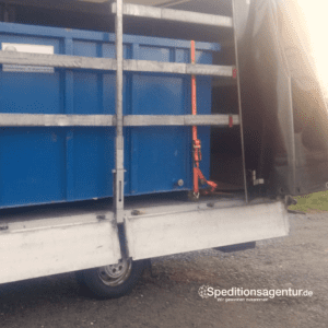 Schönwalde-Glien nach Wiesbaden - amerikanischer Schulbus