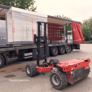 Schönwalde-Glien nach Wiesbaden - amerikanischer Schulbus