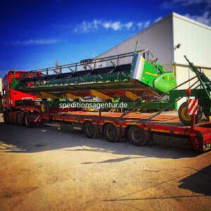 Schönwalde-Glien nach Wiesbaden - amerikanischer Schulbus