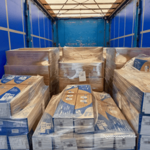 Schönwalde-Glien nach Wiesbaden - amerikanischer Schulbus