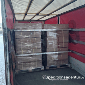 Schönwalde-Glien nach Wiesbaden - amerikanischer Schulbus