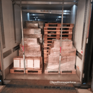 Transport von Blumentlöpfen von Tilburg nach Vaterstetten