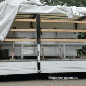 Schönwalde-Glien nach Wiesbaden - amerikanischer Schulbus