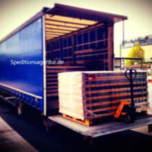 Schönwalde-Glien nach Wiesbaden - amerikanischer Schulbus