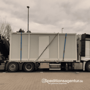 Transport Corona Testcontainer von Bitterfeld nach Köln