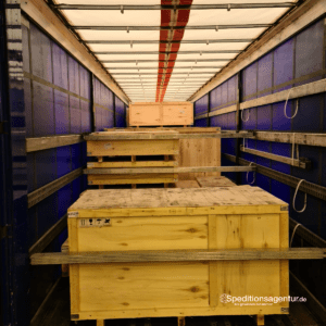 Schönwalde-Glien nach Wiesbaden - amerikanischer Schulbus