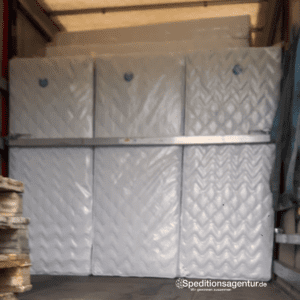 Schönwalde-Glien nach Wiesbaden - amerikanischer Schulbus