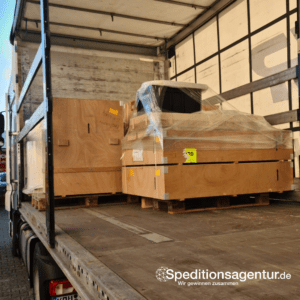 Transport Messemöbel von Hilden nach Neu Ulm