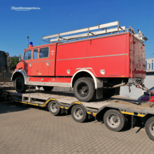 Mercedes Feuerwehr auf Tieflader LKW