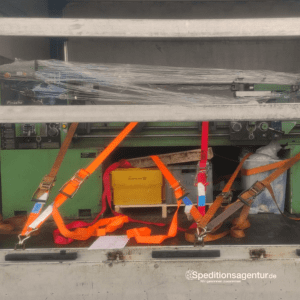Transport einer Drehmaschine von Lage nach Altenthann