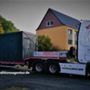 Schönwalde-Glien nach Wiesbaden - amerikanischer Schulbus