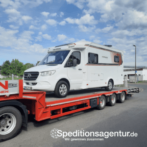 Schönwalde-Glien nach Wiesbaden - amerikanischer Schulbus