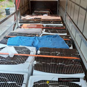 Transport von Bad Gottleuba nach Voerde, Dachziegel und Dachrinnen