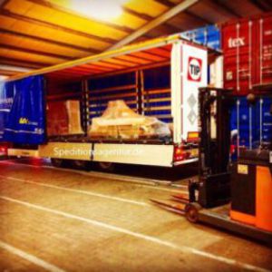 Schönwalde-Glien nach Wiesbaden - amerikanischer Schulbus