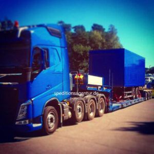 Schönwalde-Glien nach Wiesbaden - amerikanischer Schulbus