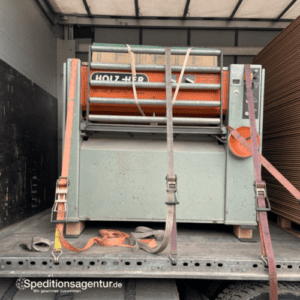 Breitbandschleifmaschine auf LKW