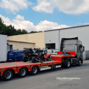 Quad auf Tieflader LKW