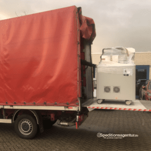 Schönwalde-Glien nach Wiesbaden - amerikanischer Schulbus