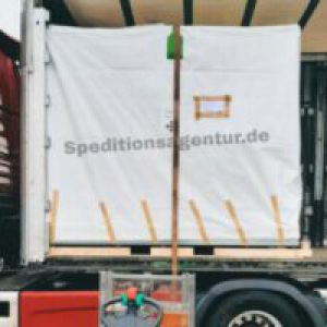 Schönwalde-Glien nach Wiesbaden - amerikanischer Schulbus