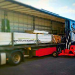 Schönwalde-Glien nach Wiesbaden - amerikanischer Schulbus