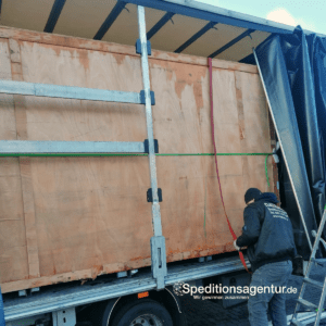 Schönwalde-Glien nach Wiesbaden - amerikanischer Schulbus